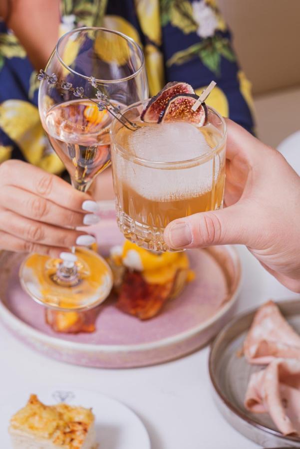 索非亚凯悦酒店 索菲亞 外观 照片 A glass of ginger ale