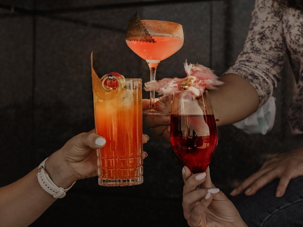 索非亚凯悦酒店 索菲亞 外观 照片 A selection of cocktails